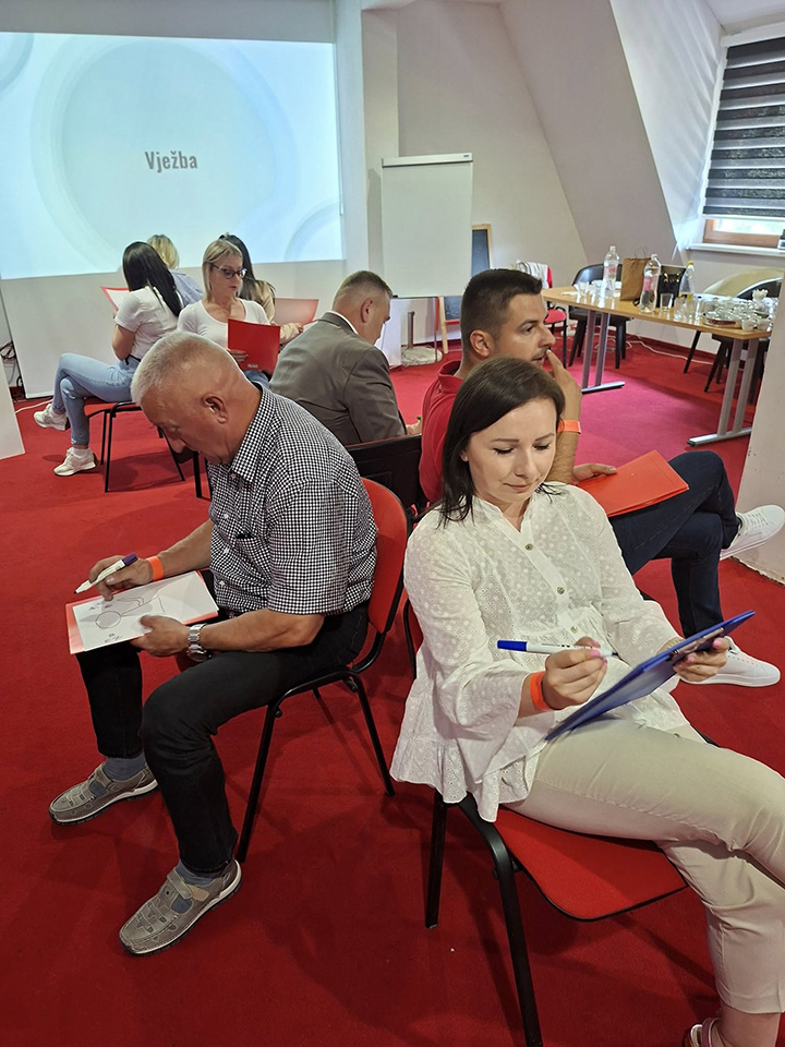 Stres i sagorijevanje na radnom mjestu; Kako ga prepoznati i suočiti se? Stres i sagorijevanje na radnom mjestu; Kako ga prepoznati i suočiti se?